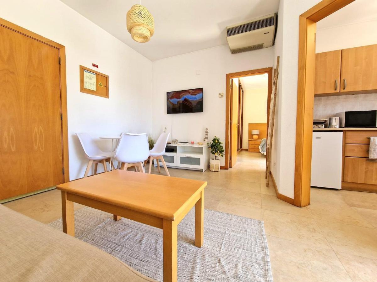 Zarco - Cosy Apartment In Vilamoura With A Balcony With View To The 2 Swimming Pools - Near The Beach & The Marina Quarteira Buitenkant foto