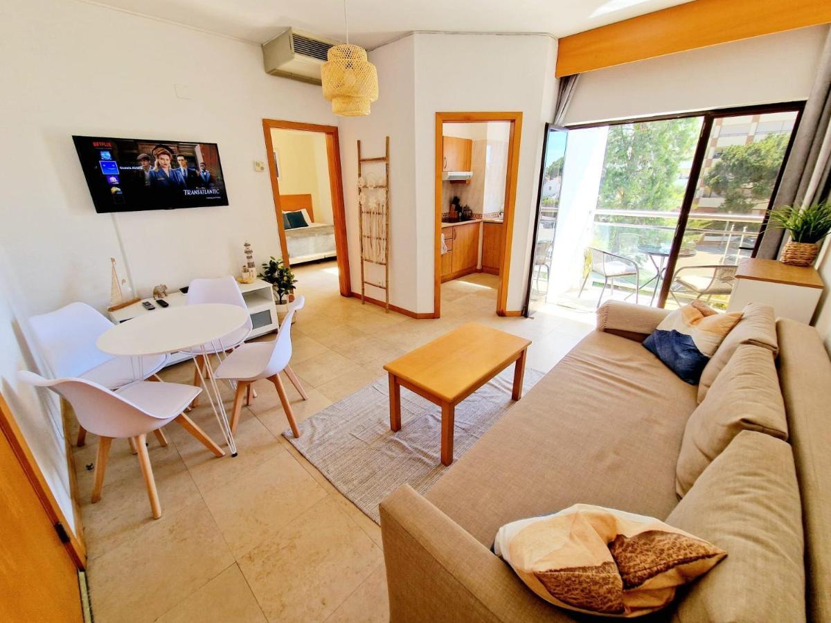 Zarco - Cosy Apartment In Vilamoura With A Balcony With View To The 2 Swimming Pools - Near The Beach & The Marina Quarteira Buitenkant foto
