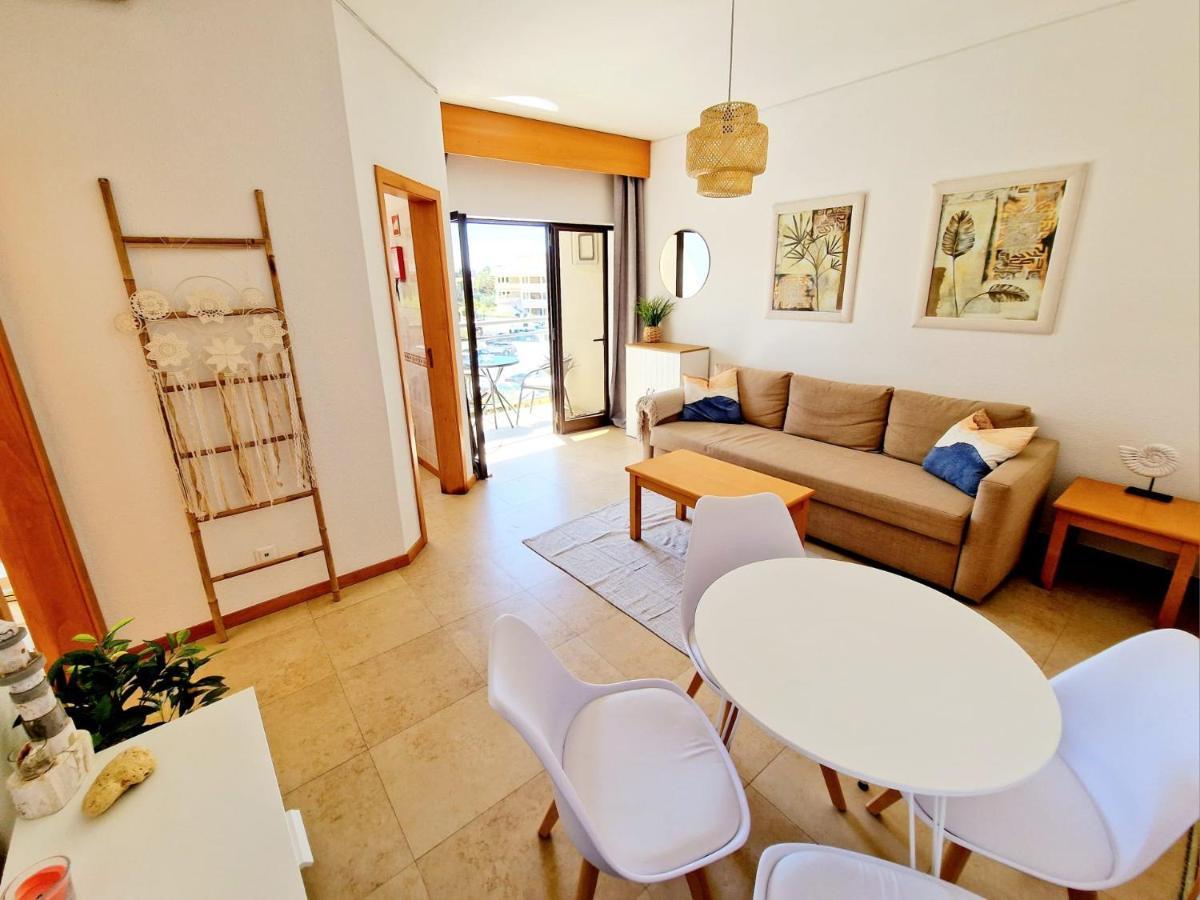 Zarco - Cosy Apartment In Vilamoura With A Balcony With View To The 2 Swimming Pools - Near The Beach & The Marina Quarteira Buitenkant foto