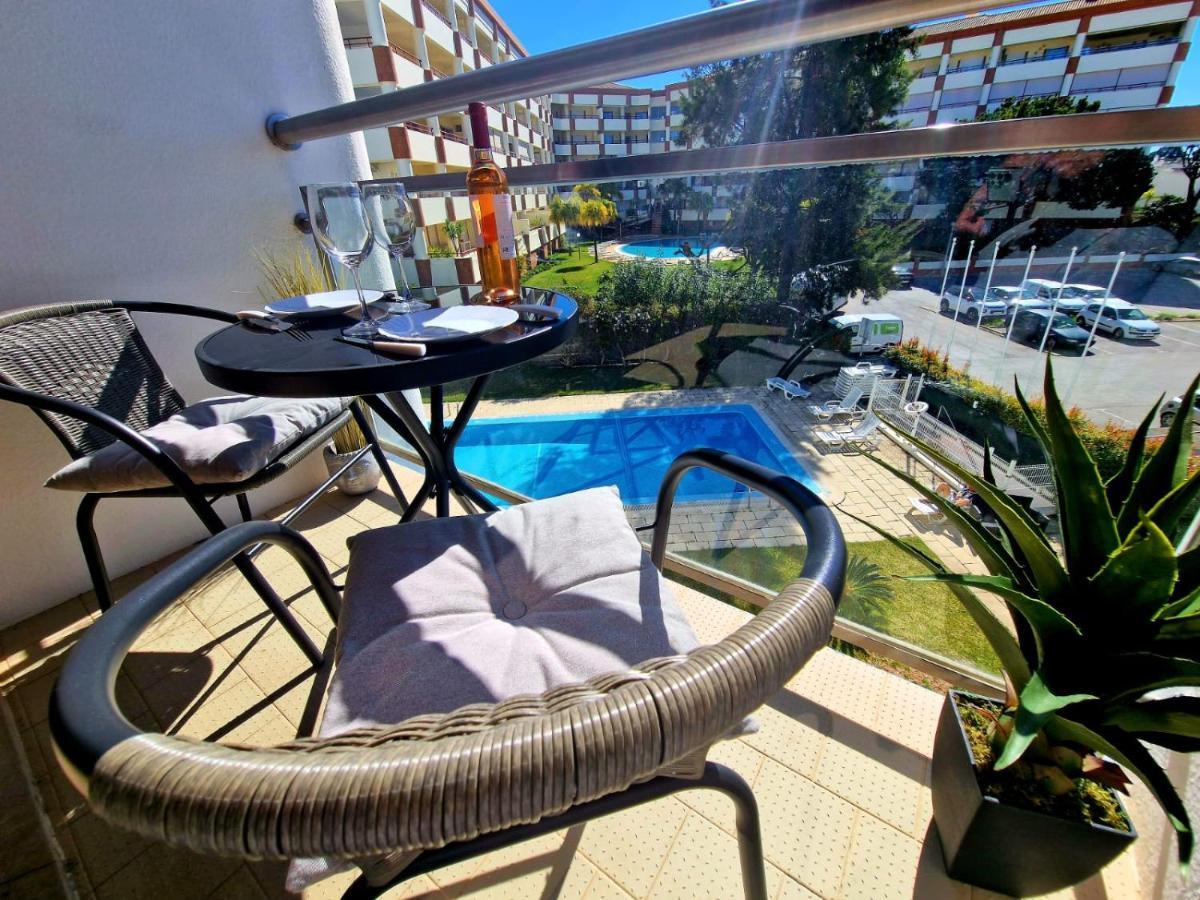 Zarco - Cosy Apartment In Vilamoura With A Balcony With View To The 2 Swimming Pools - Near The Beach & The Marina Quarteira Buitenkant foto