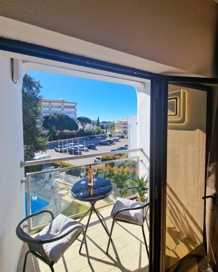 Zarco - Cosy Apartment In Vilamoura With A Balcony With View To The 2 Swimming Pools - Near The Beach & The Marina Quarteira Buitenkant foto