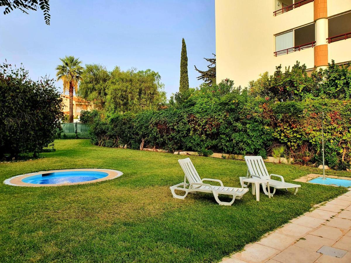 Zarco - Cosy Apartment In Vilamoura With A Balcony With View To The 2 Swimming Pools - Near The Beach & The Marina Quarteira Buitenkant foto