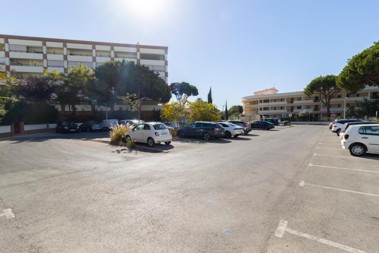 Zarco - Cosy Apartment In Vilamoura With A Balcony With View To The 2 Swimming Pools - Near The Beach & The Marina Quarteira Buitenkant foto