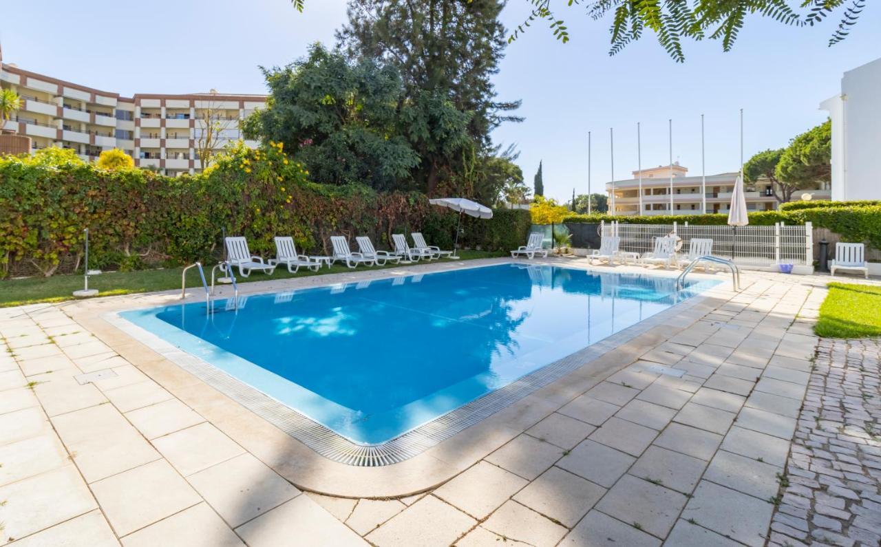 Zarco - Cosy Apartment In Vilamoura With A Balcony With View To The 2 Swimming Pools - Near The Beach & The Marina Quarteira Buitenkant foto