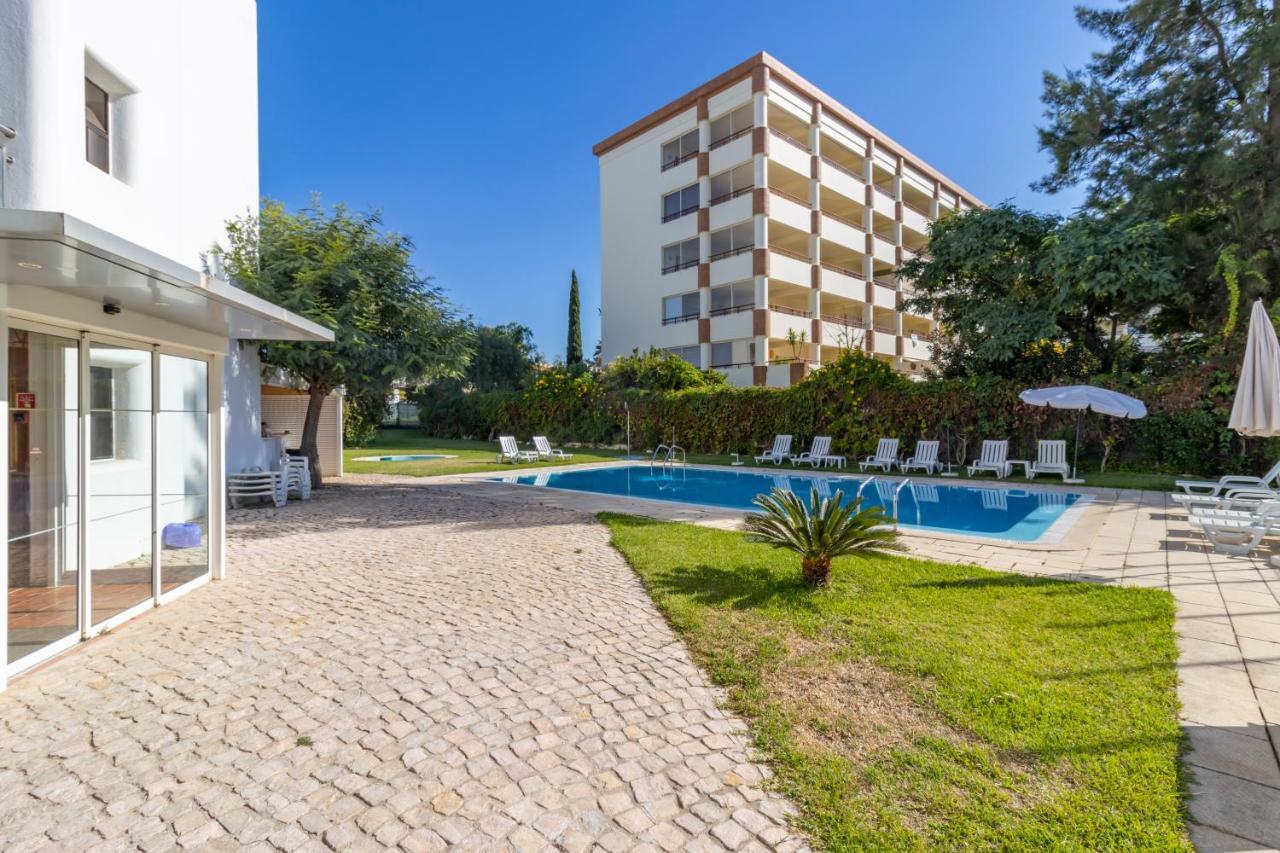 Zarco - Cosy Apartment In Vilamoura With A Balcony With View To The 2 Swimming Pools - Near The Beach & The Marina Quarteira Buitenkant foto