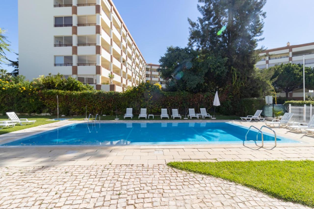 Zarco - Cosy Apartment In Vilamoura With A Balcony With View To The 2 Swimming Pools - Near The Beach & The Marina Quarteira Buitenkant foto