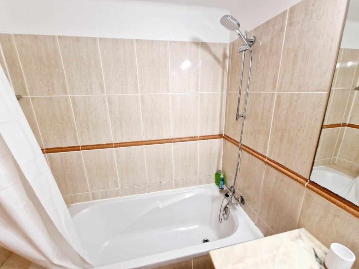 Zarco - Cosy Apartment In Vilamoura With A Balcony With View To The 2 Swimming Pools - Near The Beach & The Marina Quarteira Buitenkant foto