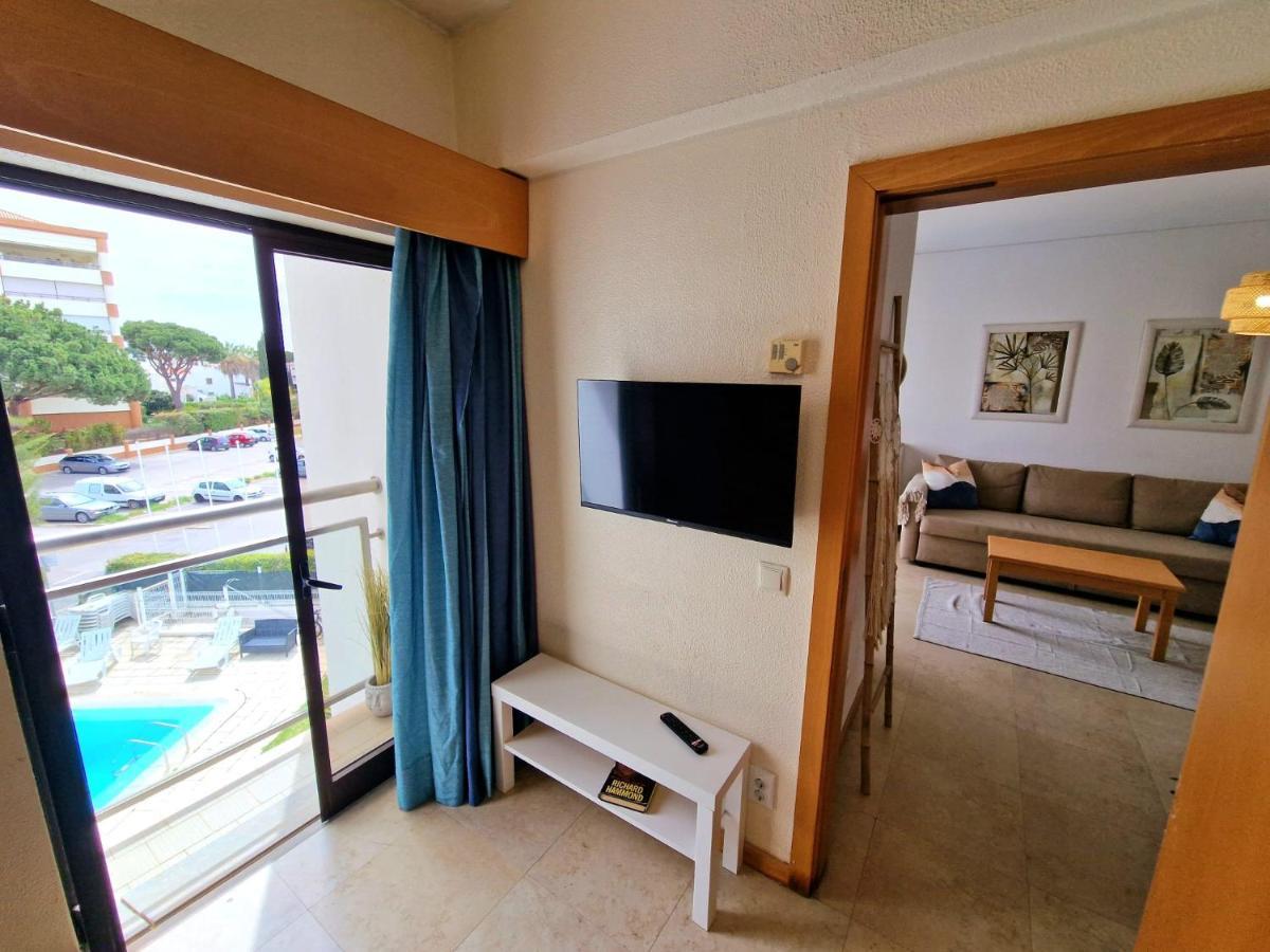 Zarco - Cosy Apartment In Vilamoura With A Balcony With View To The 2 Swimming Pools - Near The Beach & The Marina Quarteira Buitenkant foto